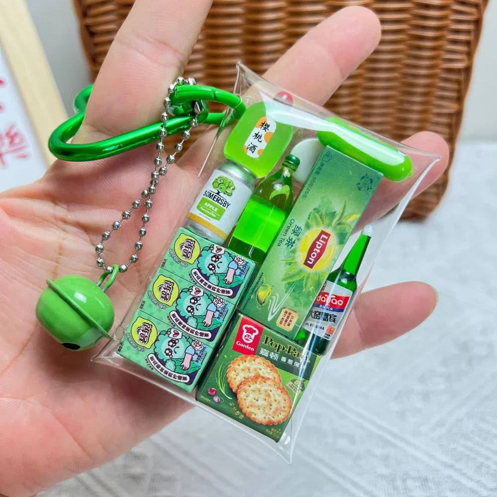 Contensos aleatórios criativos mini brinquedos de comida cápsula máquina chaveiro saco divertido personalizado chaveiro pingente presentes para amigos