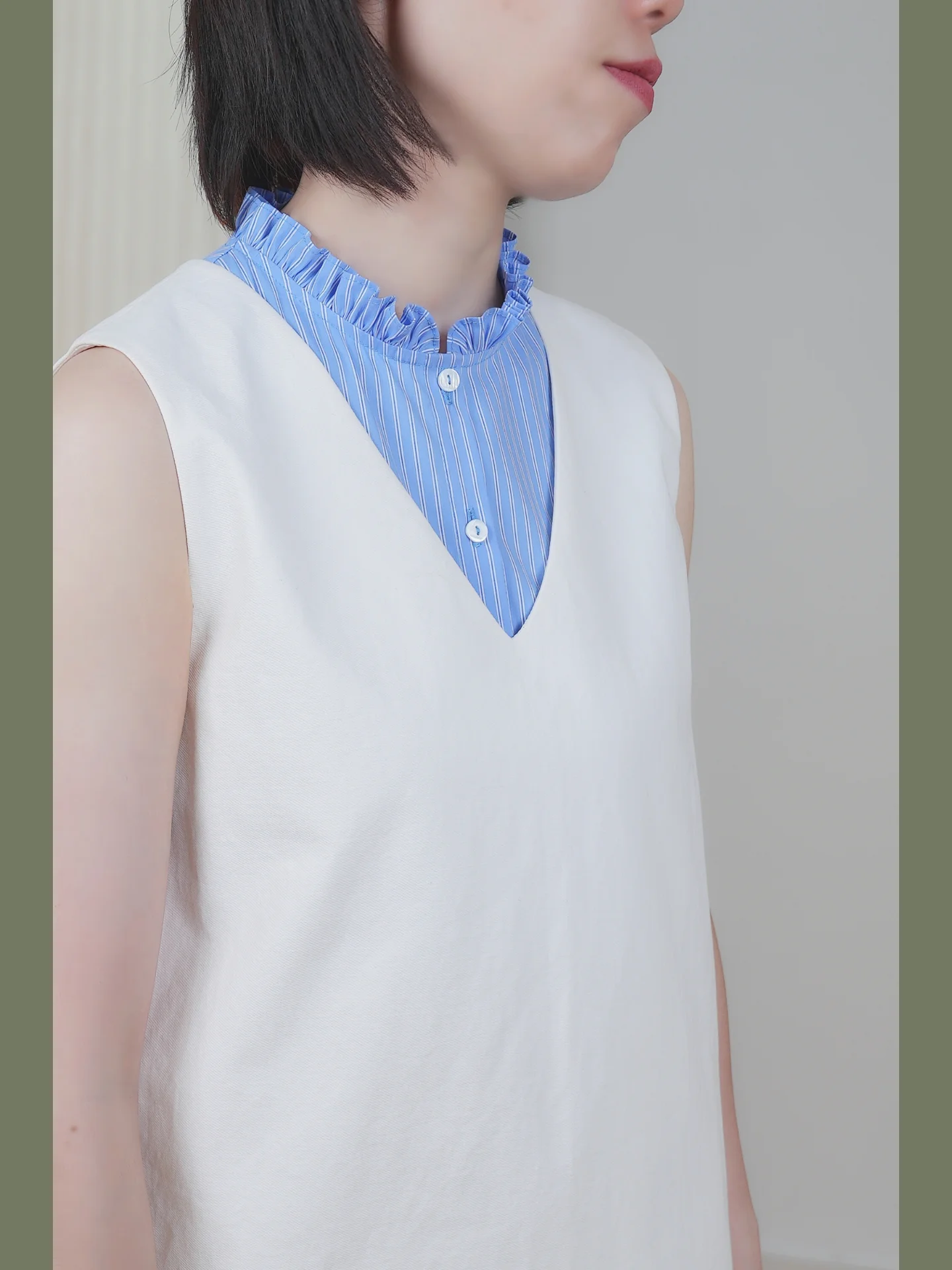 universal-ceiling~-casual-sle-blue-white-stripes-lectual-artistic-wooden-miu-series-inner-wear-fake-collar