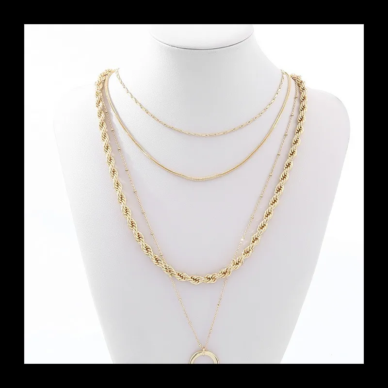 誇張されたファッショナブルな重ね付けネックレス 女性用 エイリアンパール シンプルメタル 多用途 多層巻き付け可能 気質アップ