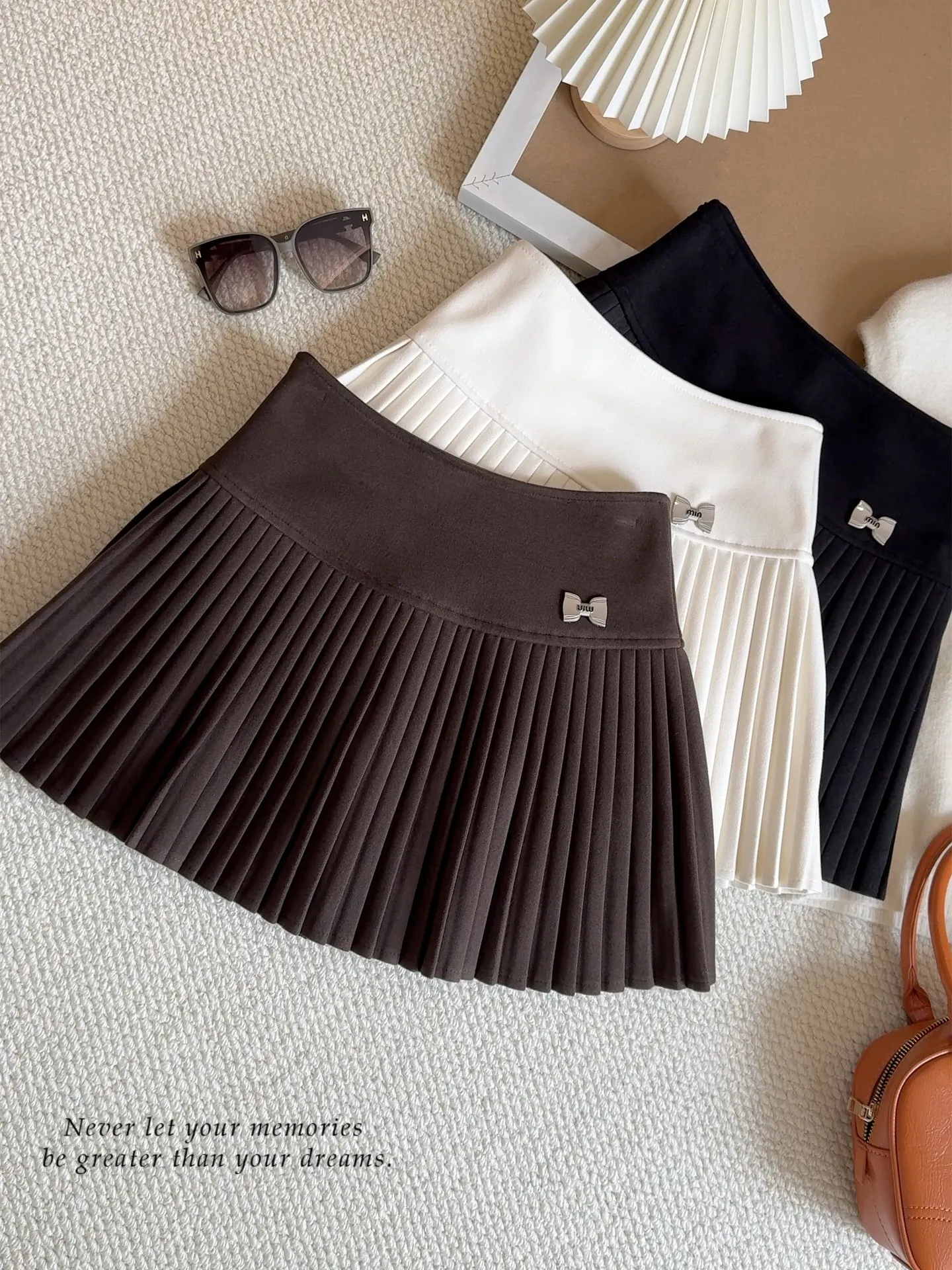 Women's Brown Mini Pleated Skirt Vintage High Waist A-line Skirt Harajuku Korean Style Y2k Woolen Skirt 2000s Spring Summer 2026
