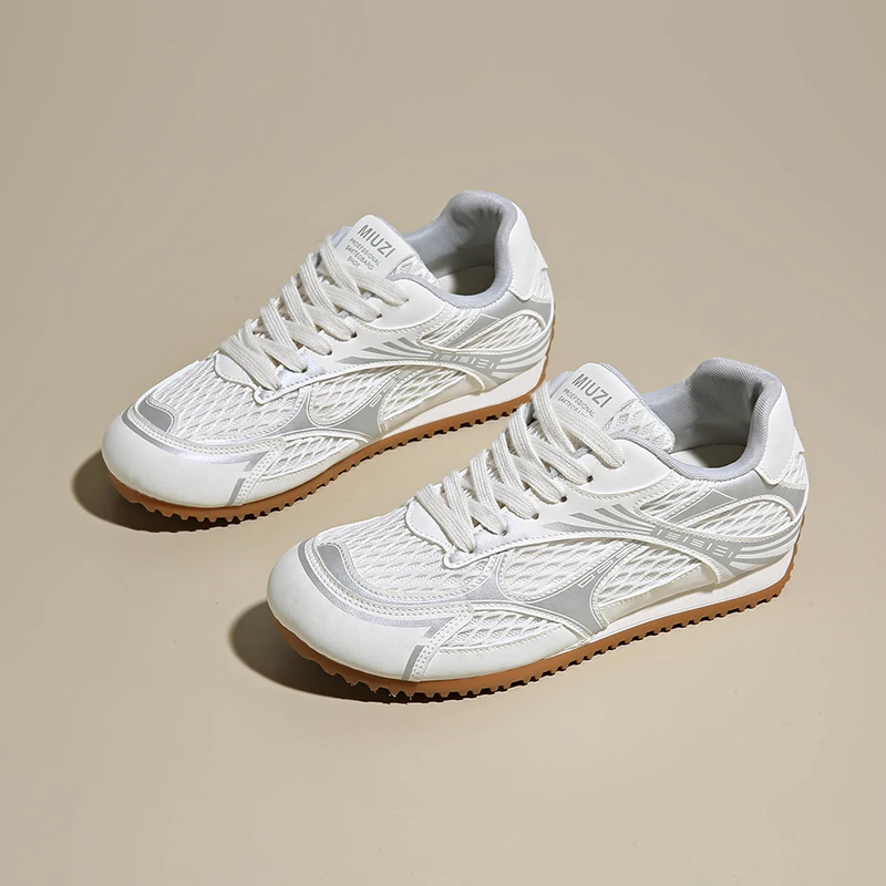 

Женская повседневная обувь: плоская, низкая, противоскользящая, из сращенной сетки, дышащая, на шнуровке, блестящая двухцветная новая летняя спортивная обувь