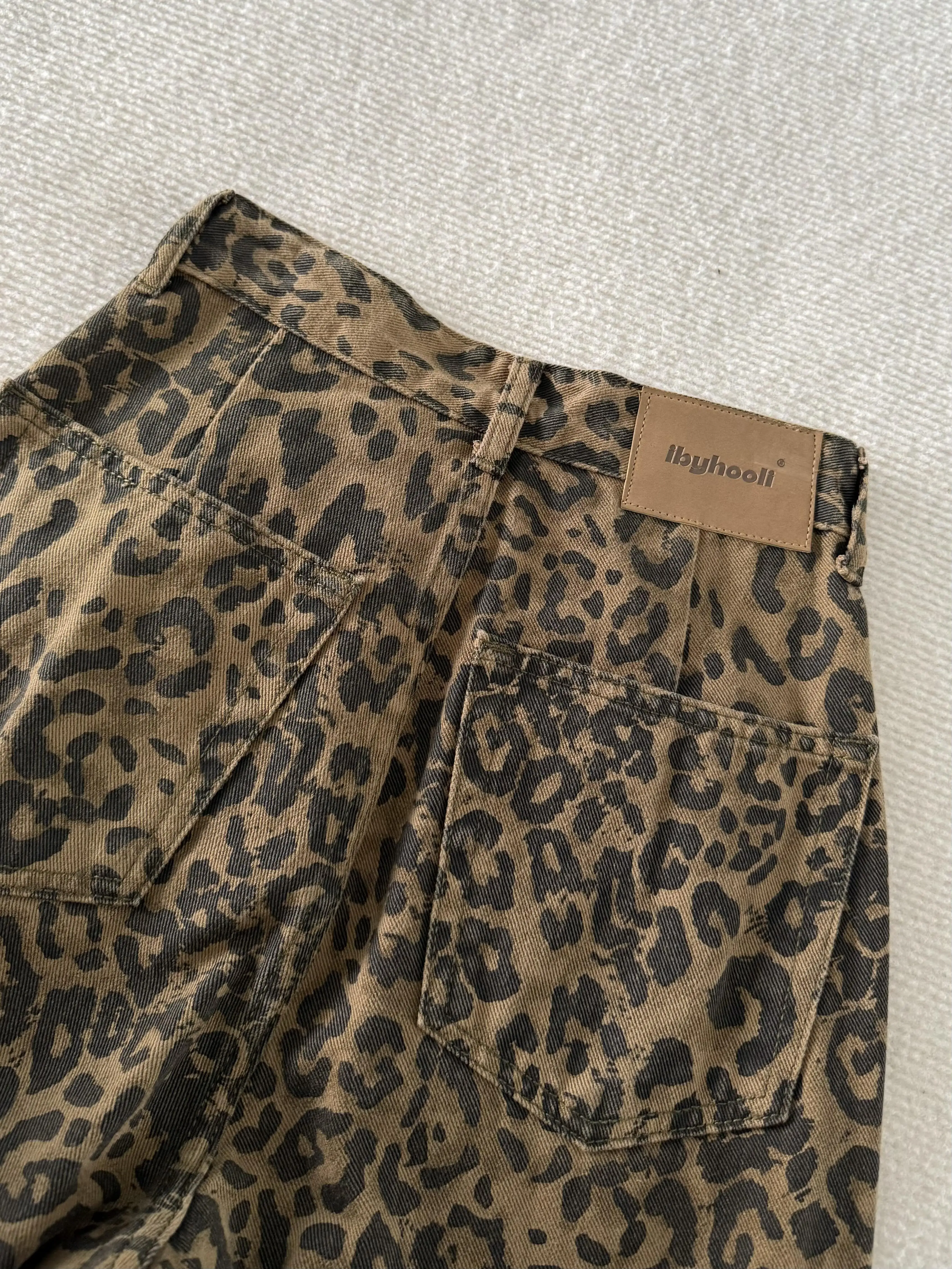 American Style Leopard Print Jeans Loose Fit High Waist Wide Leg Floor Length Autumn New Fashionable Versatile Pants 2025