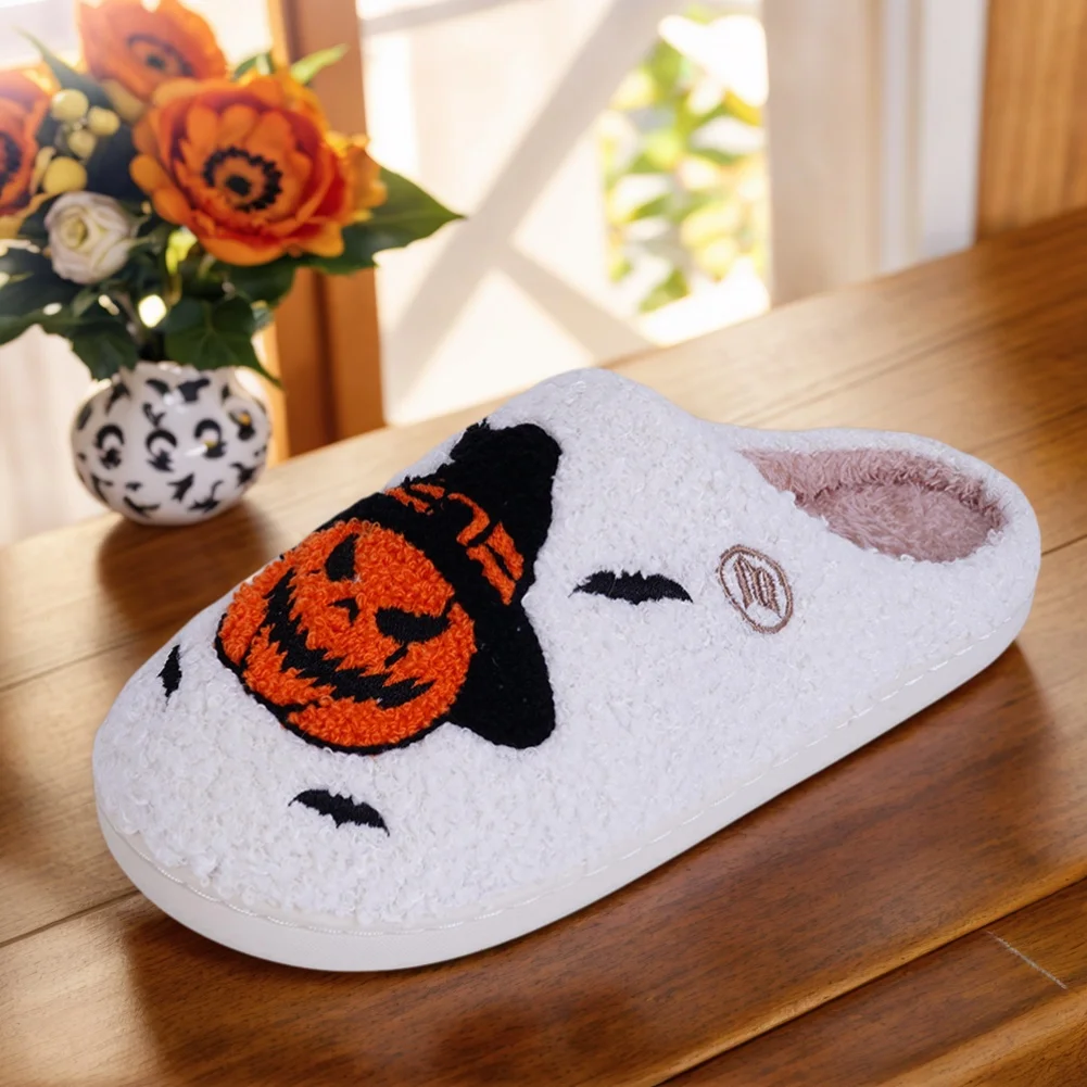 

Halloween Pumpkin Slippers Plush Closed Toe Slippers Comfortable Fluffy Couple Slippers Furry Pumpkin Bat Slippers for Men Women