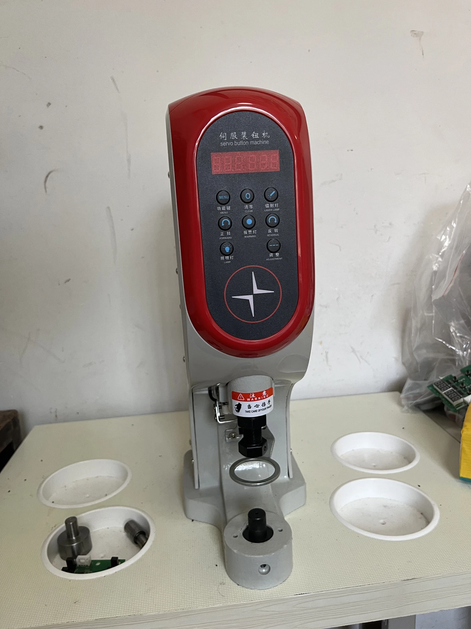 

Gold Seller QK-818T Automatic Snap Attaching Machine Button Machines with Servo Motor