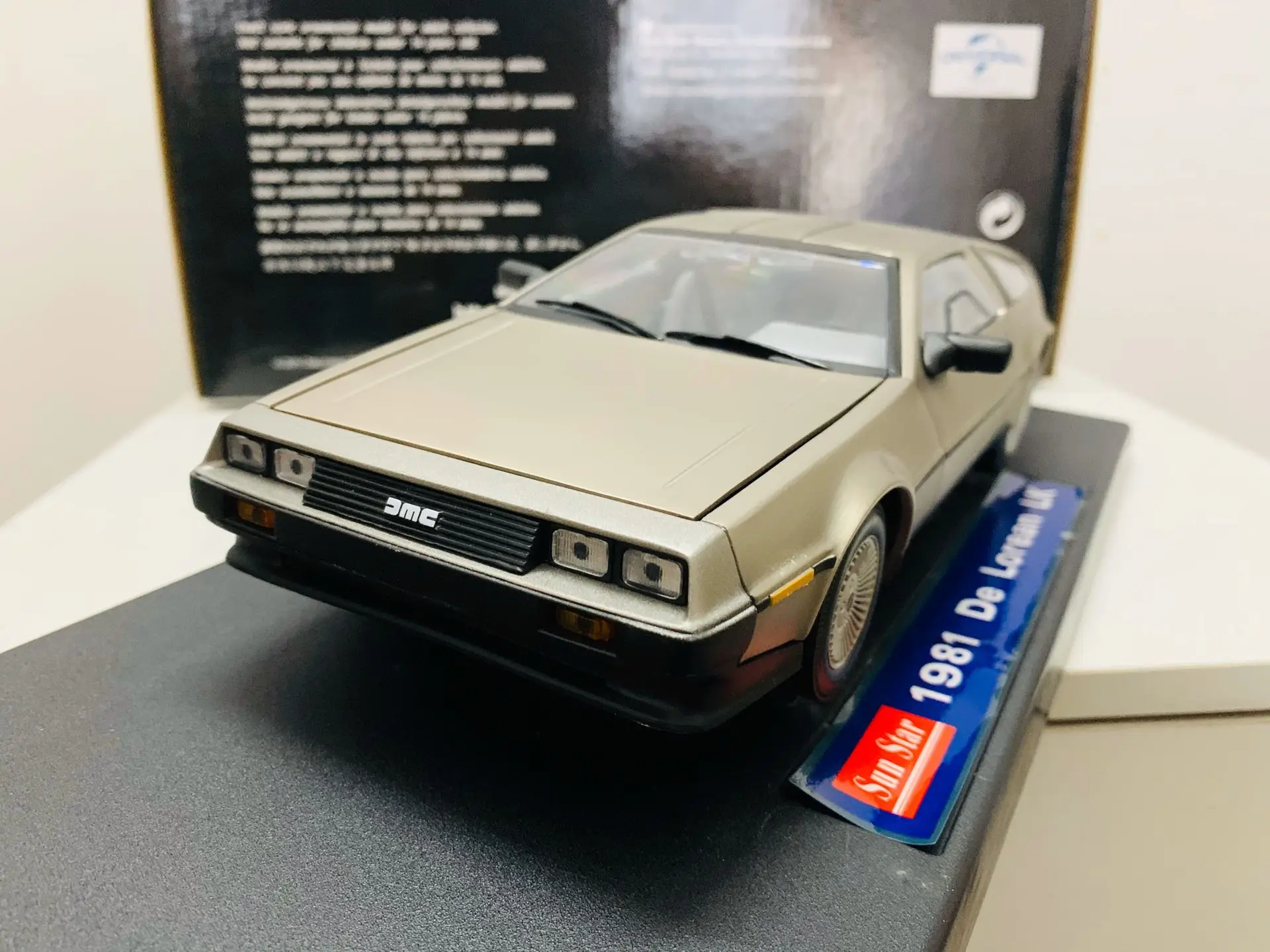 1981 De Lorean LK Back To The Future 1/18 Scale DieCast New in Box