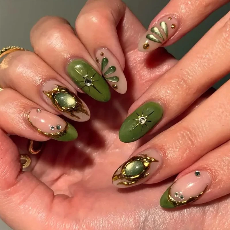 Gold Metall Stern Strass Mandel Künstliche Nägel Kunst Lange Spitze Falsche Nägel Schmetterling Katzenauge Blume Mond Sonne Schlange Press on Nails