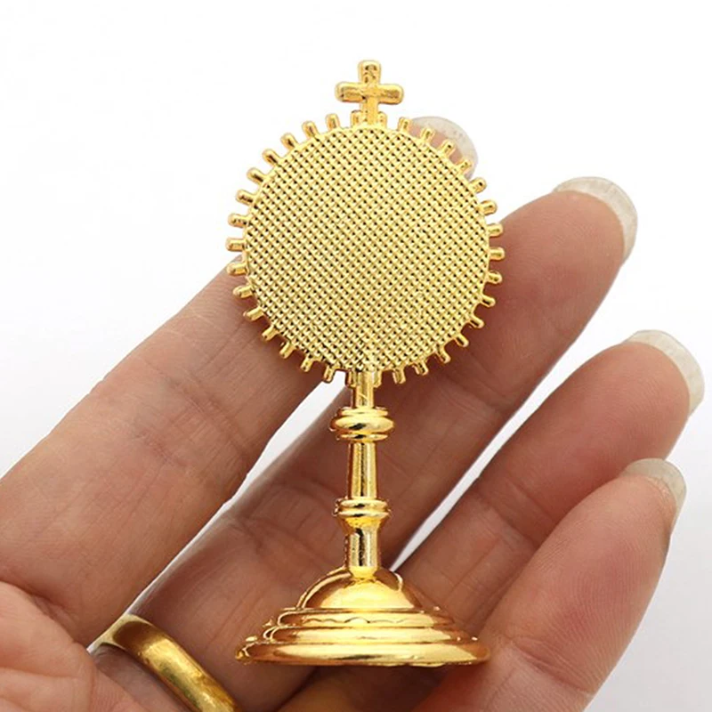 1Pcs Catholic Christian Communion Statue Gold Jesus Hominum Salvator Home Office Table Decoration Cross Figurine Religion Gift