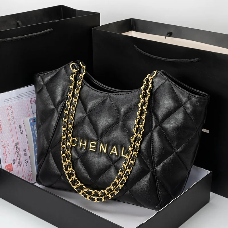 Premium spring and summer large-capacity tote bag, new Xiaoxiangfeng shoulder bag, genuine leather rhombus chain bag.