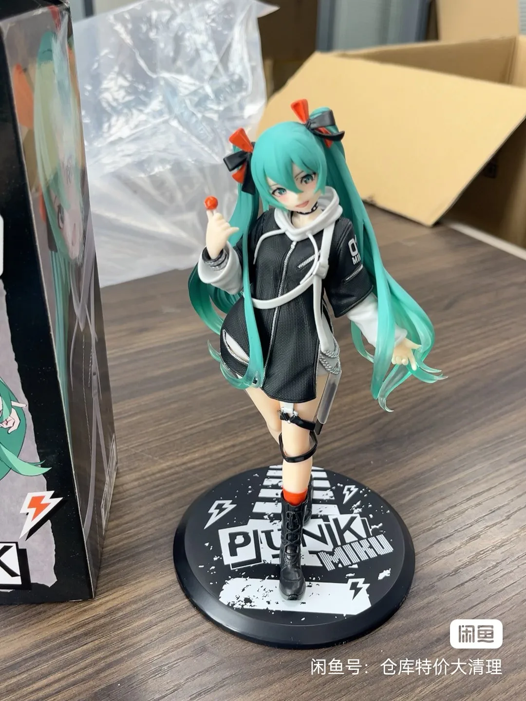 taito-original-hatsune-miku-figure-fashion-sporty-ver-anime-action-figurine-miku-collectable-statue-dolls-kawaii-girl-model-toys