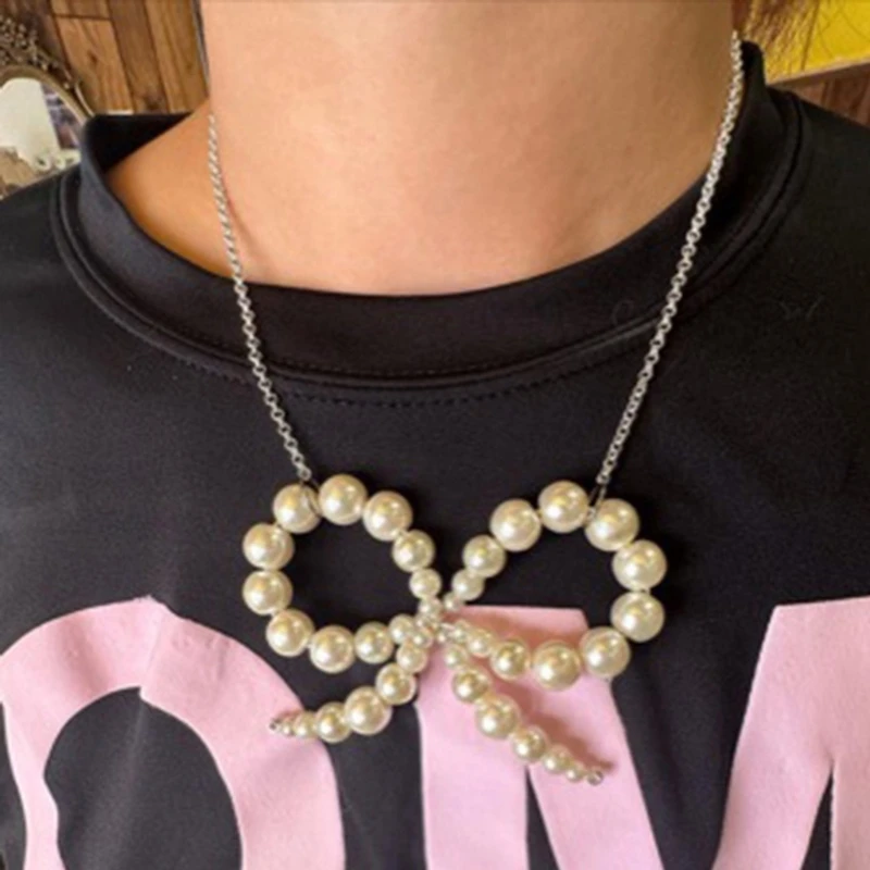 Colar com pingente laço pérolas elegantes perfeito para festas casamentos