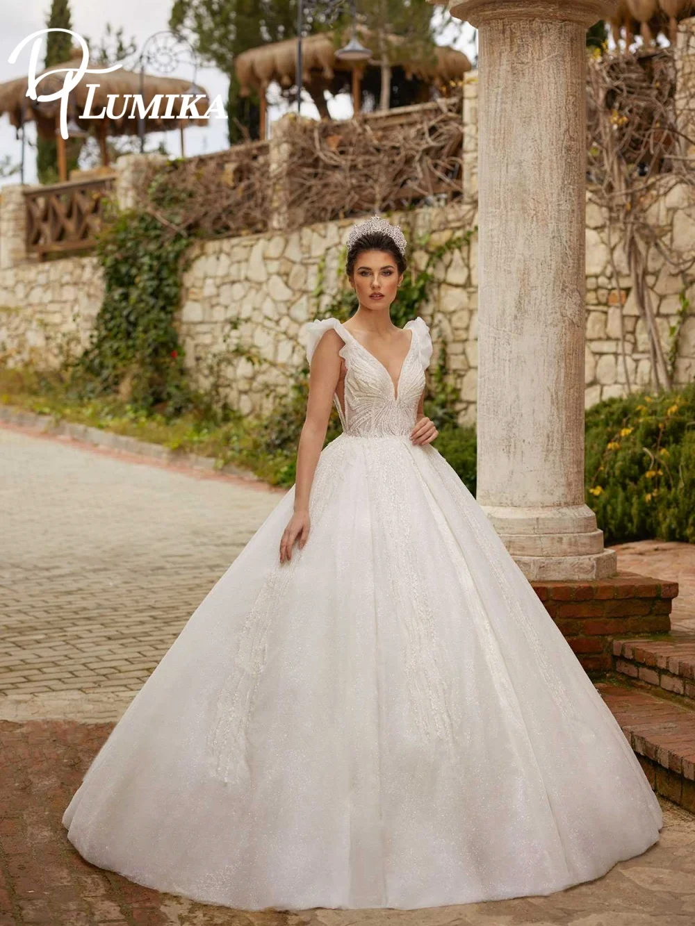 Vestido de novia Sexy con escote en V profundo, encantador vestido de novia sin mangas, elegante vestido de novia hasta el suelo con apliques de corte en A personalizado