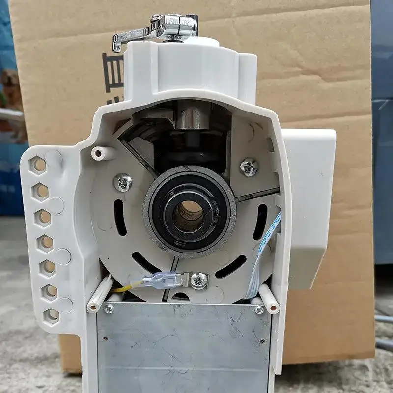 

220V 600W Naaimachine Platte Auto Modificatie Alle-In-Een Machine Motor Elektrische Controle Mute En Energiebesparende Motor