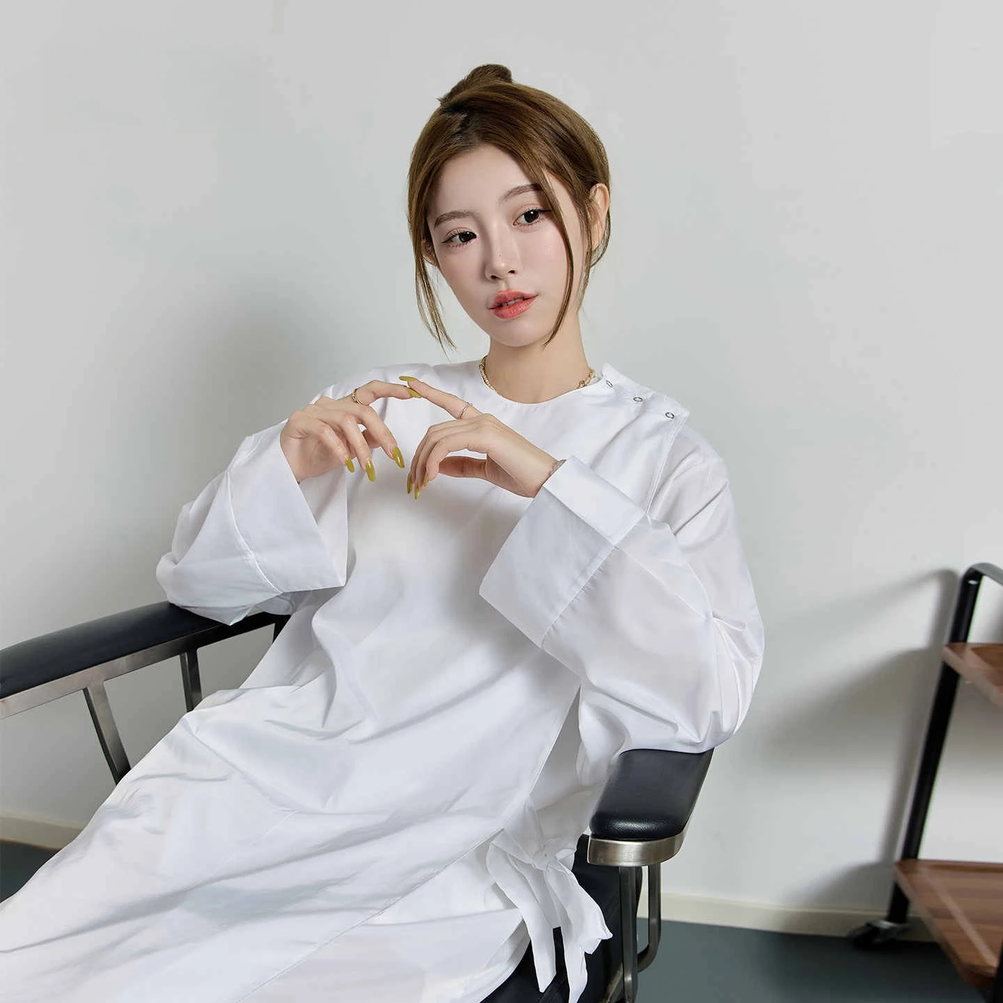 

Парикмахерское платье для волос с длинными рукавами, парикмахерский халат, рабочая одежда для стрижки, униформа для парикмахерской, накидка для стрижки волос, халат для стрижки