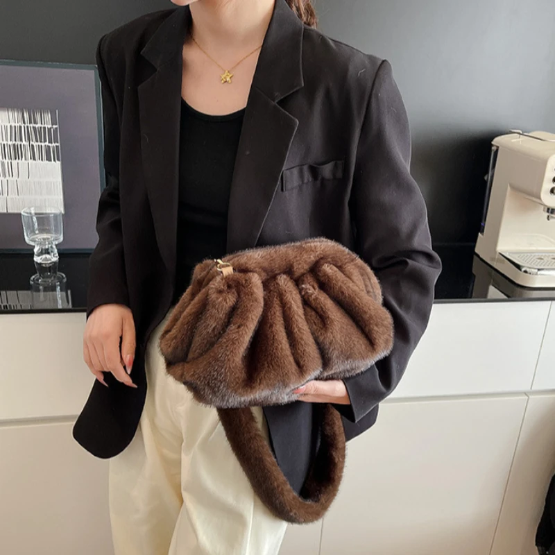 

Trendy Wrinkled Cloud Crossbody Bag Women Fashion Casual Versatile Shoulder Bag for Travel Texture Simple Soft Fluffy Winter Bag