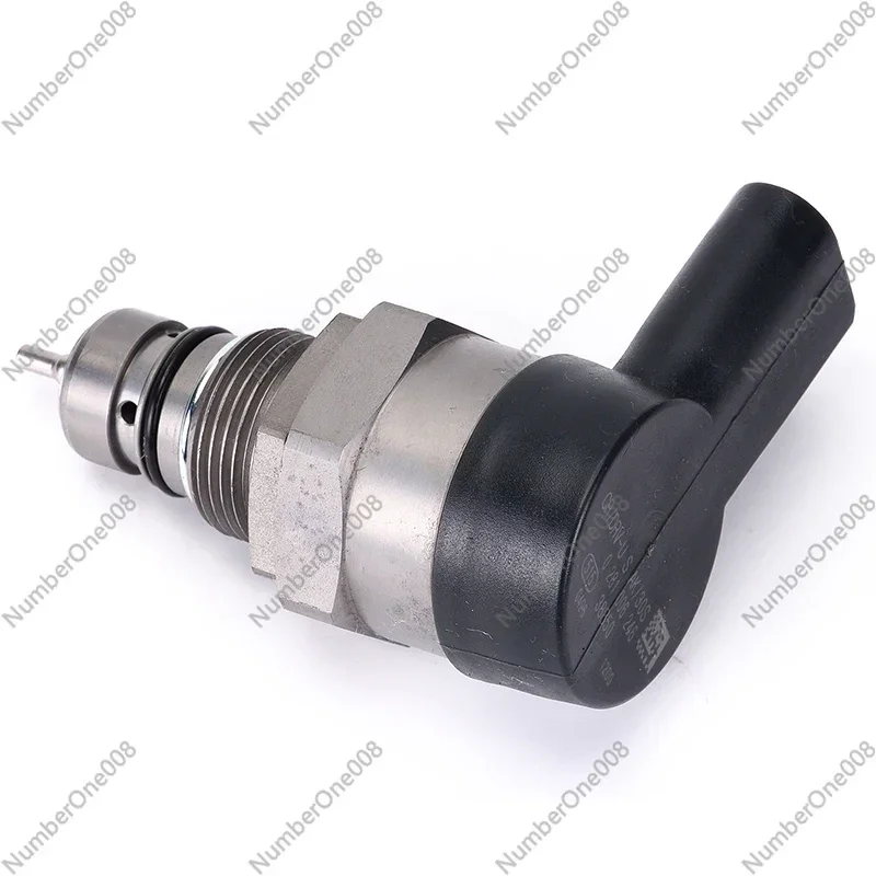 0281006246 High quality FUEL RAIL PRESSURE RELIEF LIMITER VALVE fit For BMW- 13538508158 ,8508157