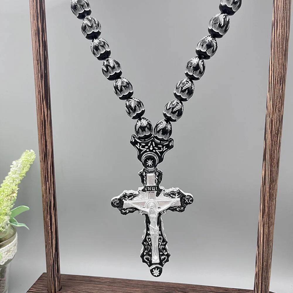 GS223New Cross Car Pendants Jesus Christ Statue Palace 3D Resin Star Fine Black White Beads Decoration Religious Belief Ornament