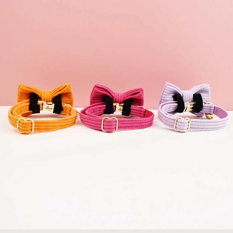 Cord-Katzenhalsband mit Namensschild, Glocke, Fliege, personalisierte, individuell gravierte Katzenhalsbänder für Katzen – Detail 5