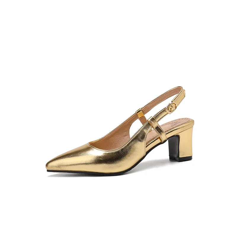 

Женские туфли на высоком каблуке. Женские свадебные туфли. Толстый каблук. Острый носок. Простой и элегантный. Модный тренд.