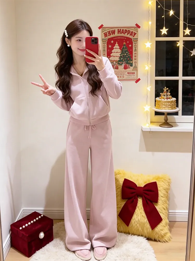 

Розовый свитшот с капюшоном на молнии и широкие брюки: комплект из двух предметов для женщин, осенне-зимний, антивозрастной, модный, повседневный, удобный.