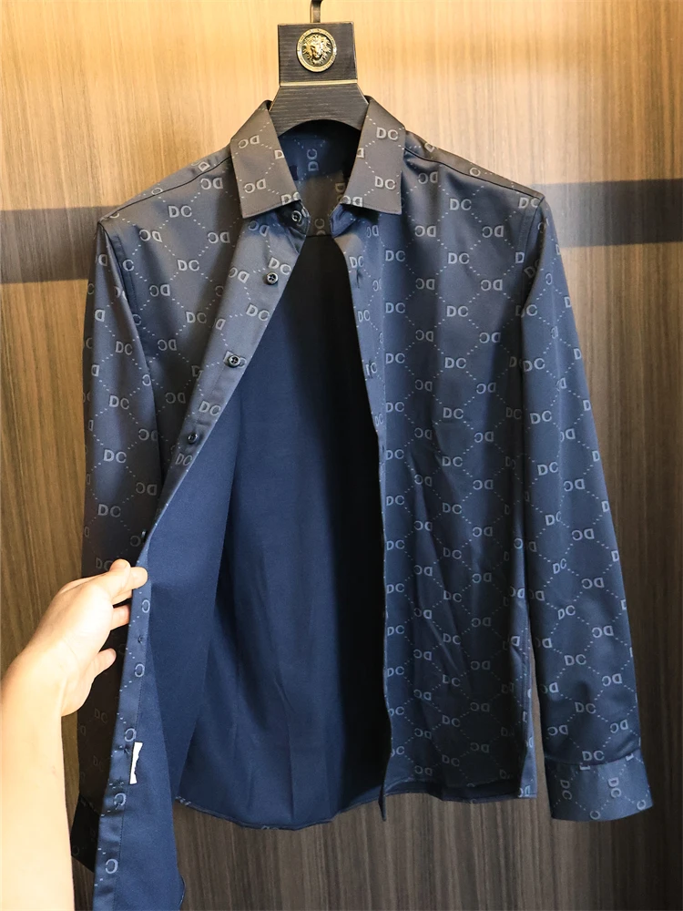 Warm Fleece Lined Men's Business Shirt with Letter Embroidery Long Sleeve Stand Collar Trendy Autumn Fashion Breathable Polye...