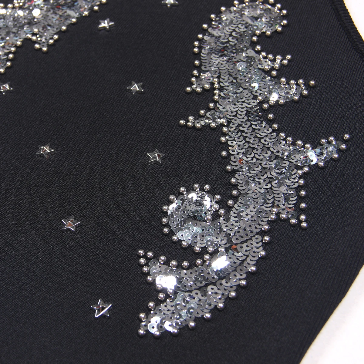 Sommer Neue Frauen Modische Temperament Pendeln Hochwertige Handgemachte Nagel Perle Rundhals Ärmellose Hosenträger Gestrickte Weste