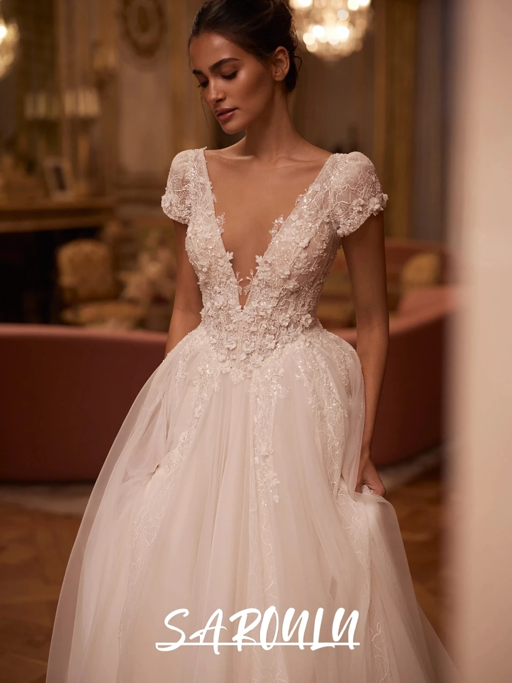 

Shiny Floral Tulle Wedding Dress Customized A Line V Neck Delicate Backless Long Bridal Gown Stunning Beach Short Sleeves Wear