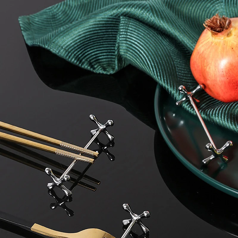 1PC Chopstick Holder Metal Plum Shape Chopstick Pillow Stainless Steel Chopsticks Rack Spoon Stand Knife Fork Storage Art Craft