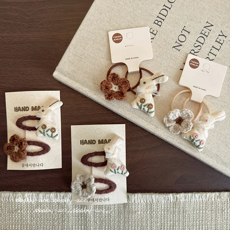 مشبك شعر للأطفال مصنوع يدويًا من القماش على شكل أرنب زهري باللون البيج للفتيات على الطراز العتيق