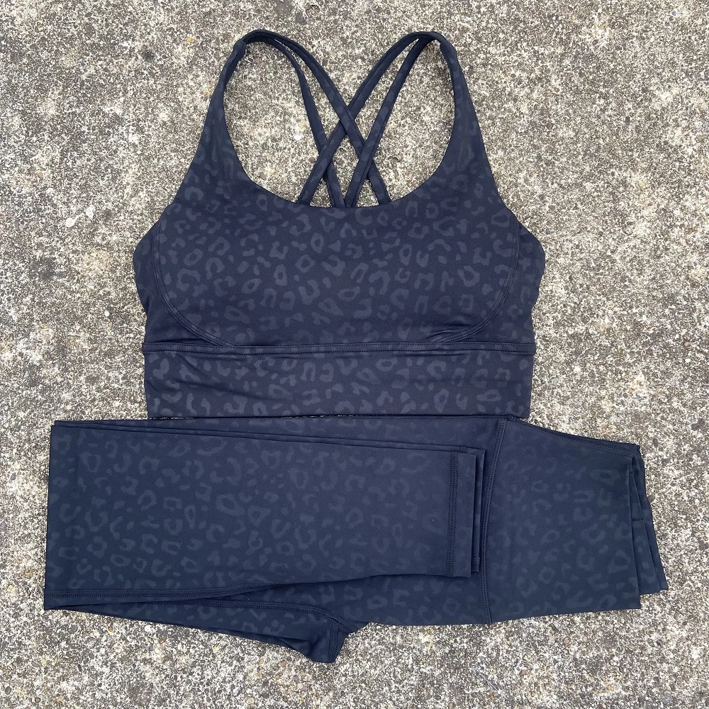 

Solid Color Gym Fitness Set Tight Soft cross Fitness Bra 2pc compression High Waist Yoga Legging Suit Comprehensive Training Jog