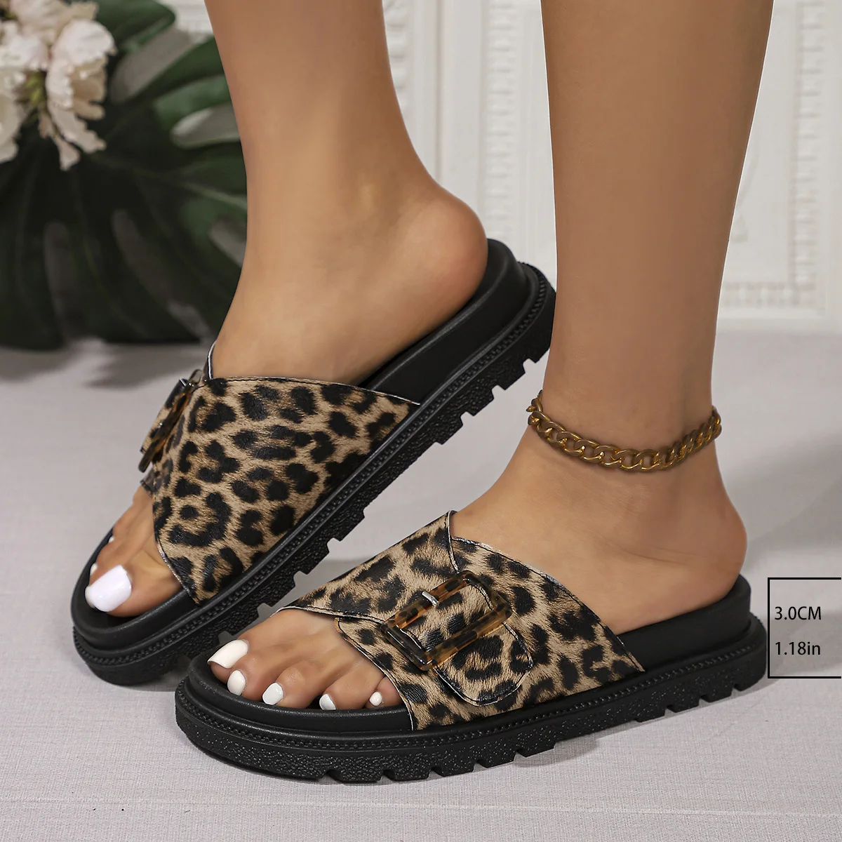 

2025 new leopard print line with buckle platform slippers Women cross border new open-toe beach slippers