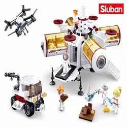 Sluban Building Block Toys Space Base 642PCS Model Bricks B0739 Compatbile With Leading Brands Construction Kits