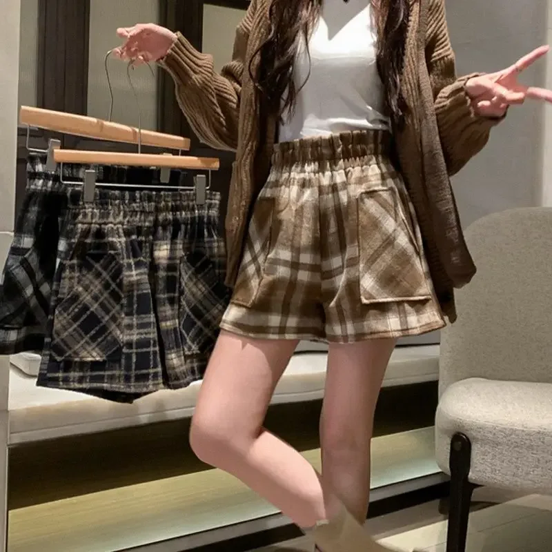 

Новые осенне-зимние утепленные шорты в клетку, женские, с высокой талией, повседневные, универсальные, широкие брюки, модные плиссированные свободные брюки с карманами