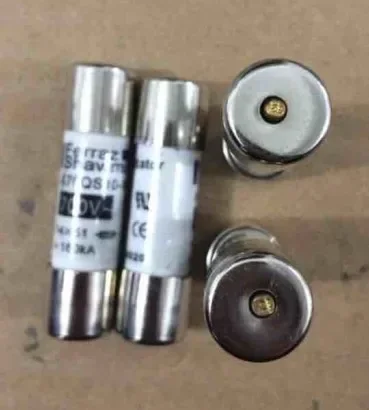 Fuses:  A70QS10-14F  10A 700V  X230020  / A70QS12-14F  12A   / A70QS16-14F  16A  / A70QS20-14F  20A  A70QS25-14F  25A  A230023