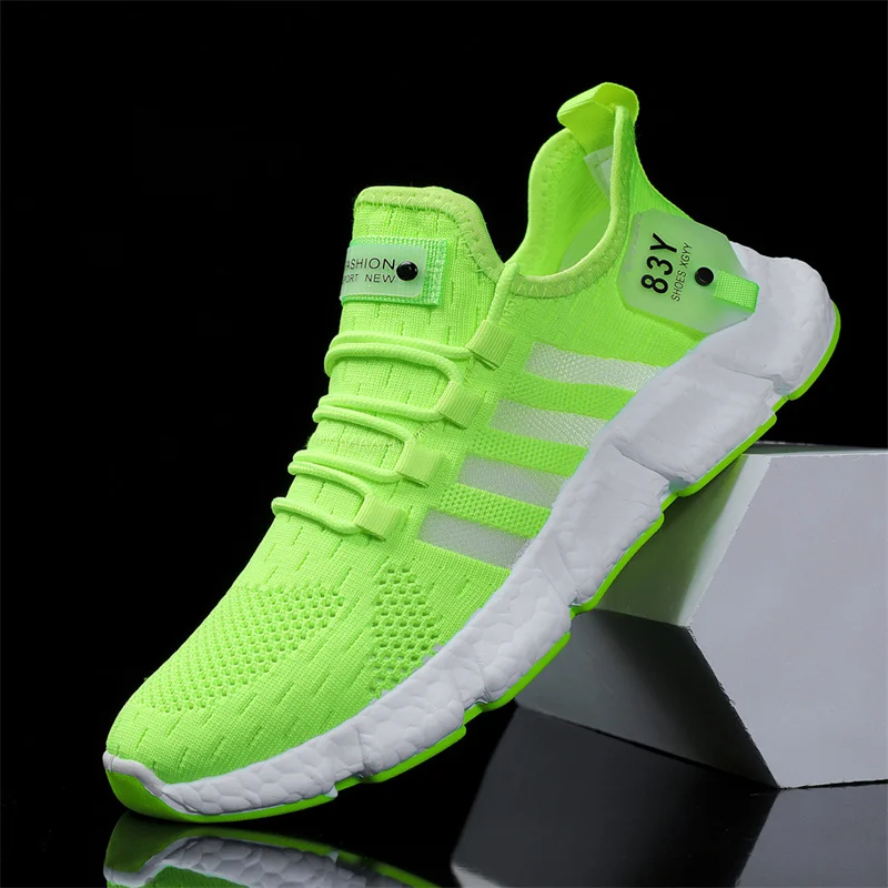Men Light Running Shoes 2022 Summer Mesh Sneakers Breathable Outdoor Walking Sneakers Men Comfort Sport Shoes Plus size 39-46