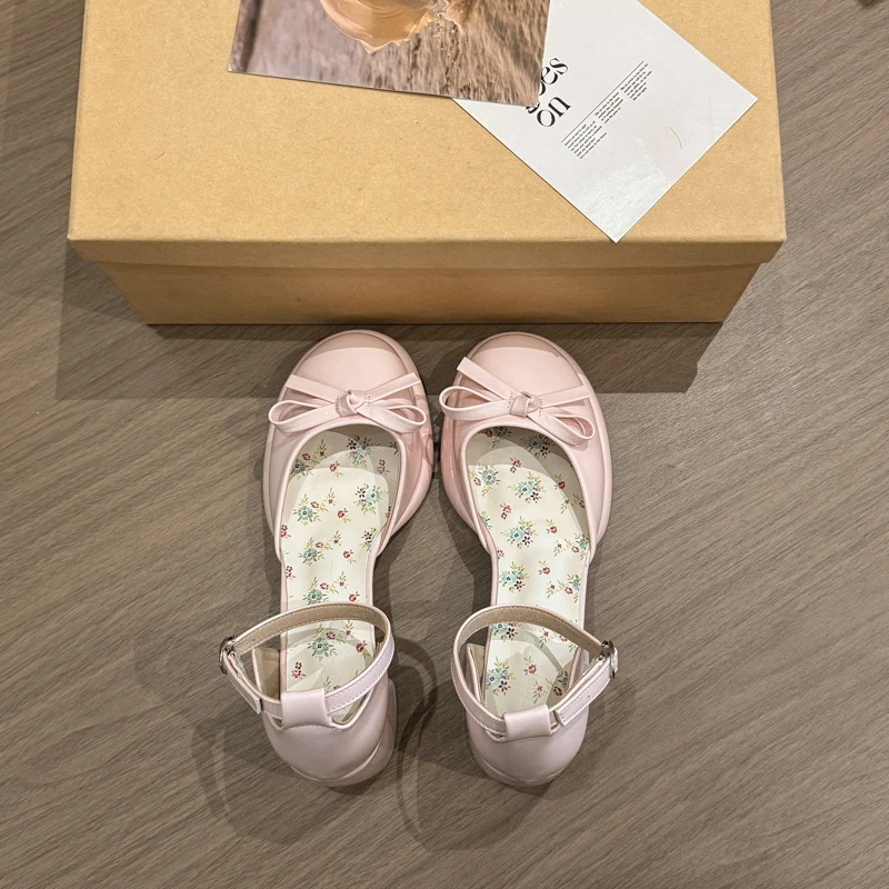 Sandal Busur Mary Jane Baotou Wanita 2025 Musim Panas Baru Pakaian Luar Rok Peri Mode Hak Tinggi Hak Blok