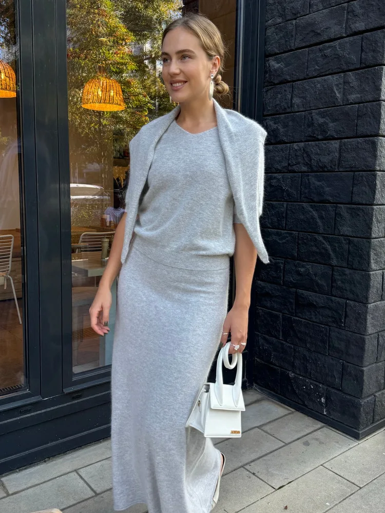 

Sexy V-neck T-shirt Long Skirt Set with Scarf Women's Party Dress Elegant Versatile Female Fashion Spring Collection