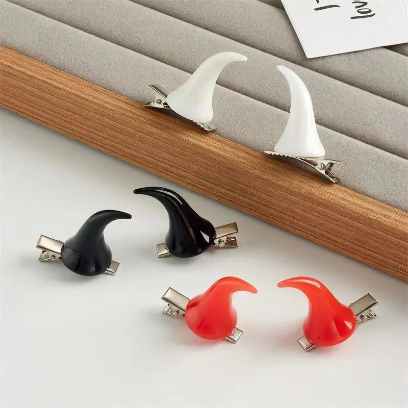 A Pair of Creative Personalized Devil Horn Hair Top Clip Halloween Hairpin Festive Party Hair Accessories Head Decoration