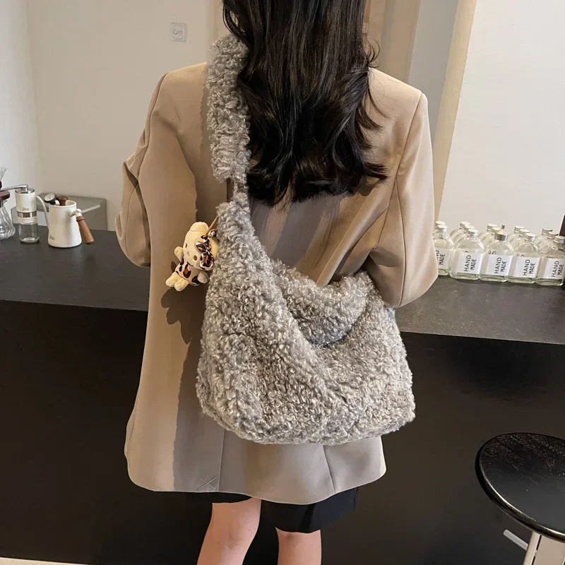 Sac à bandoulière en peluche solide pour femme, sac à main décontracté pour femme, sac à main léger pour femme, sac hobos pour femme, pochette en fourrure, sac à main pour document, hiver