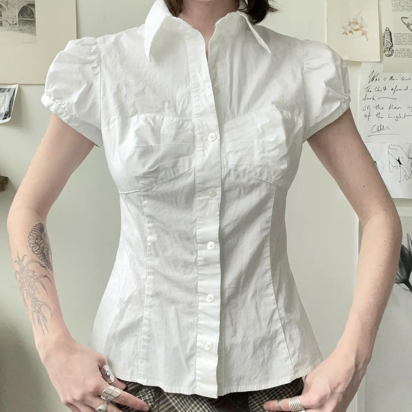 

Лето 2021, шикарная рубашка для похудения с бантом на талии в американском стиле для женщин, плиссированный нишевый топ с короткими рукавами