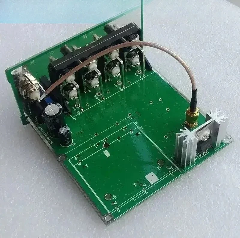 10M frequency, clock splitter, distributed amplifier, 1 input, 8 outputs