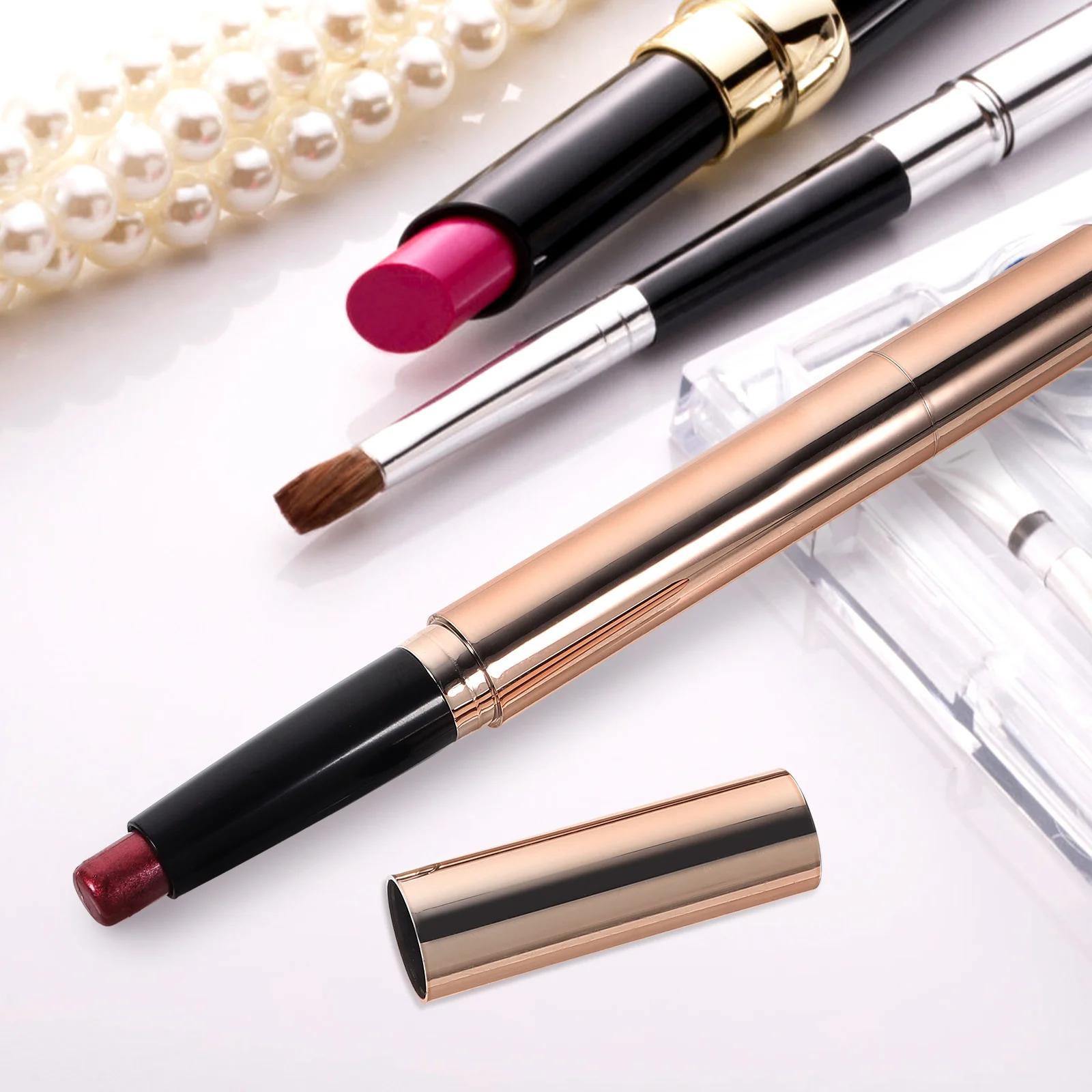 グリッターアイシャドウスティック 細かい質感 汚れ防止 メイクアップクレヨンペンシル デュアルエンドアプリケーター 女性用 日常使用