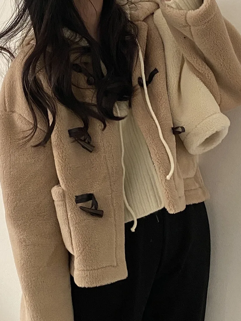 เสื้อโค้ทผู้หญิงขนแกะกำมะหยี่หนังแท้บุผ้าฝ้ายอุ่นสบายทรงหลวมทันสมัยสำหรับฤดูใบไม้ผลิ ฤดูใบไม้ร่วง และฤดูหนาว