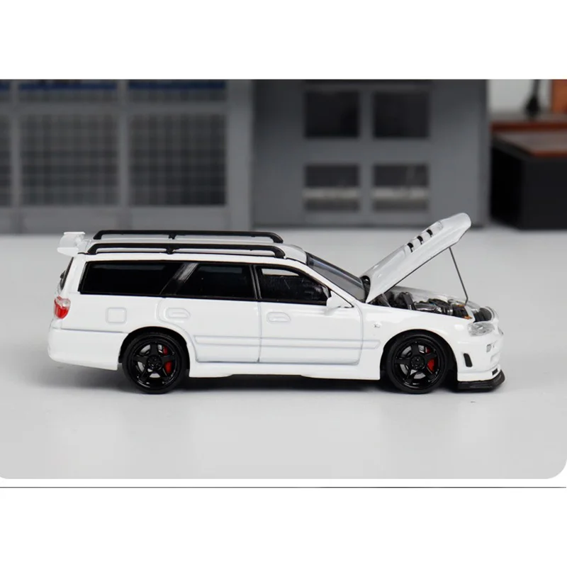 1:64 Scale Nissan GTR R34 Stagea WC34 Station Wagon Alloy Car Model Collection Ornaments