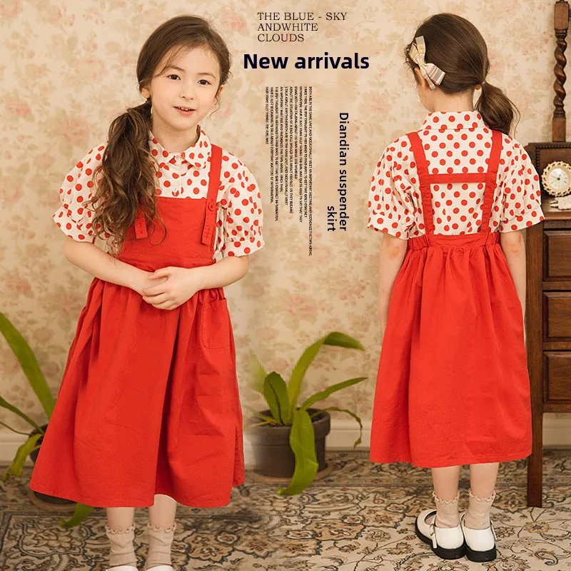 

Платье для девочек, лето 2024, новое зарубежное стильное модное платье-рубашка в горошек для детей среднего и старшего возраста, комплект из двух предметов