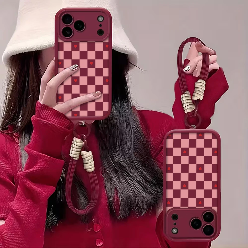 Herzförmige karierte Handgelenk-Schutzhülle für iPhone 16 17 Pro Max Hüllen Telefon 11 12 13 ProMax 14 15 Plus mit Lanyard Weiche Hülle – Detail 3