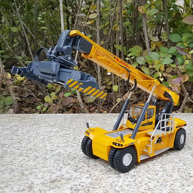 Die-casting 1:50 Scale Xcmg Xcs45 Reach Stacker Container Crane Engineering Vehicle Alloy Model Static Ornaments Collection Gift