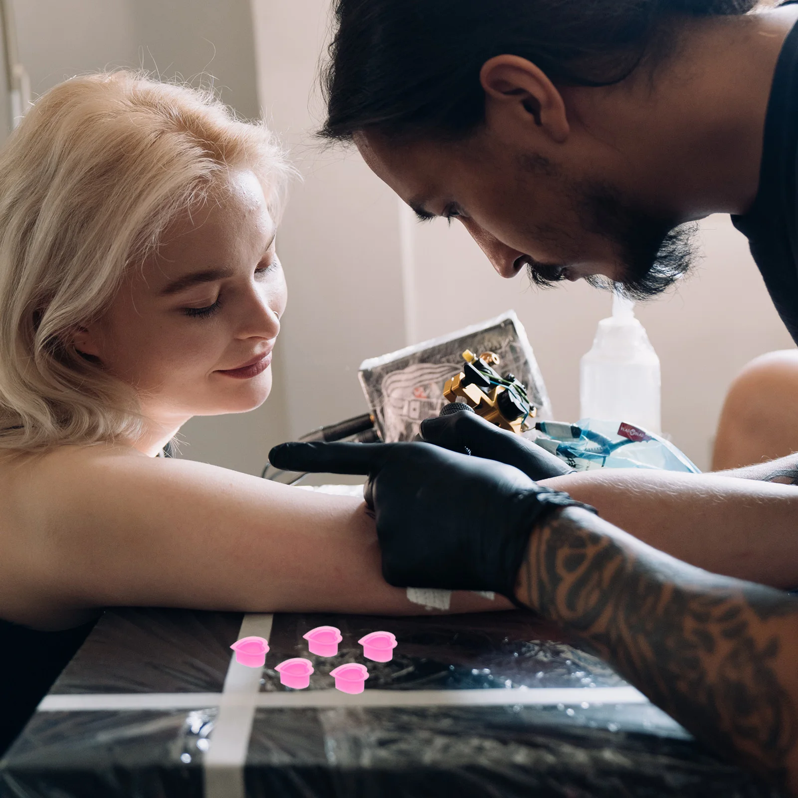 

100Pcs Heart-Shaped Silicone Ink Cups Flexible Thick Ink Holders for Tattooing Small Pigment Storage Containers