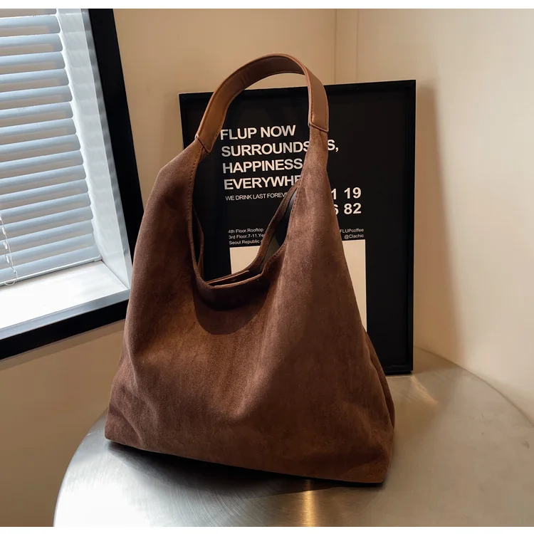 Niche tote bag women's bag casual largecapacity fashion handbag Korean version of foreign style versatile shoulder messenger bag