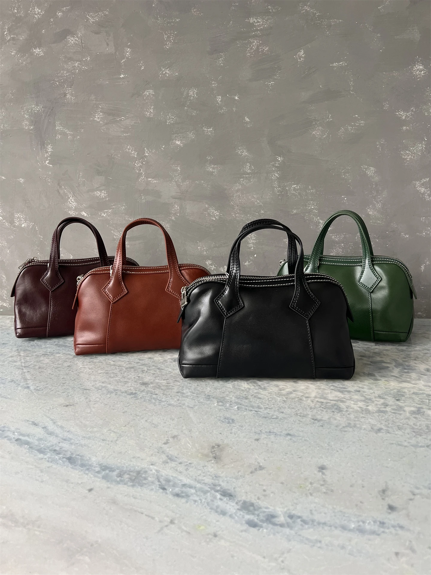 

Ретро-стильная легкая сумка из натуральной кожи, сумка через плечо, маленькая сумка-подушка для женщин