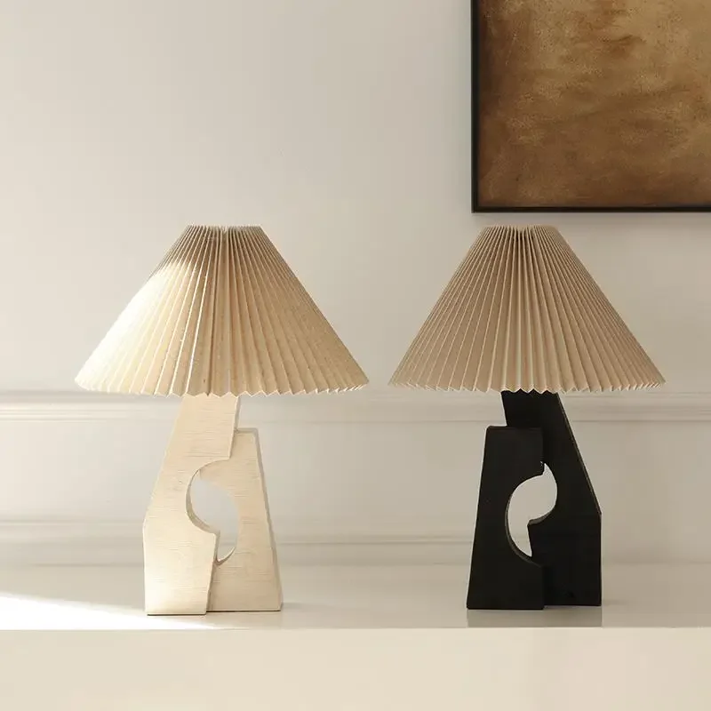 French art decoration, study bedroom dining table, high-end temperament bedside lamp